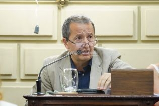 Carlos Del Frade insiste en modificar la “determinación del haber máximo de la jubilación ordinaria”