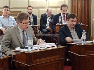 Motta avanzó para que “los convencionales reformadores que desempeñen un cargo político no perciban remuneración adicional”