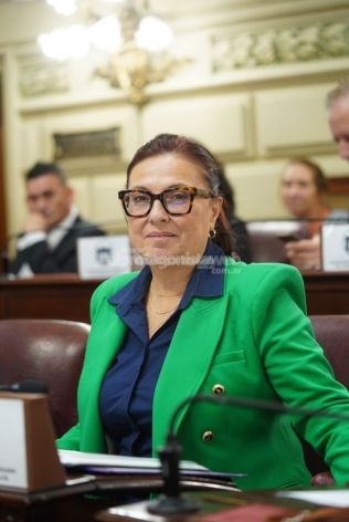 cada-vez-mas-lejos-de-la-gente-y-mas-cerca-de-las-afamadas-castas