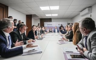 La Comisión Redactora, en el marco de los plazos establecidos, iniciará su tarea de redactar el texto final de la Reforma Constitucional de Santa Fe