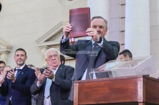autoridades-de-los-tres-poderes-representantes-de-la-sociedad-civil-y-vecinos-ya-juraron-la-nueva-constitucion-de-la-provincia