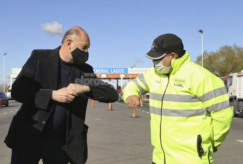 Covid-19: Perotti supervisó los controles que la provincia realiza en la autopista Rosario-Buenos Aires y en el Túnel Subfluvial