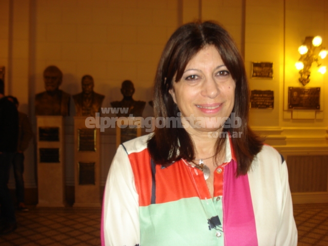 Clara García, para las Elecciones Generales, lidera los candidatos en la categoría Diputados (D) de “Unidos para Cambiar Santa Fe”