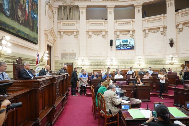 11ª sesión del 141º Período Ordinario de Prórroga de la Cámara de Diputados y Diputadas con 6 Proyectos de Ley aprobados con media sanción