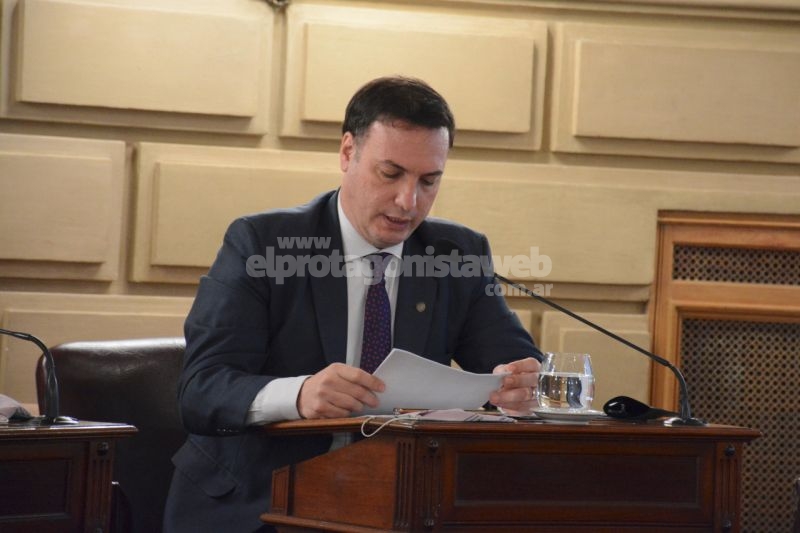 El Senado aprobó la licencia sin goce de dieta del senador Lisandro Enrico quien juró como ministro de Obras Públicas del gobierno de Maximiliano Pullaro