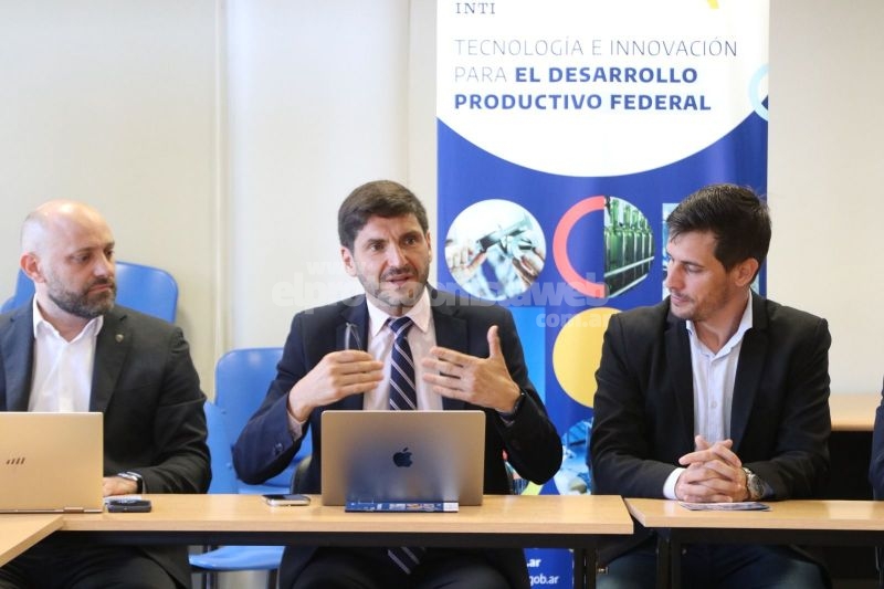Pullaro encabezó la primera reunión de gabinete del año en el interior provincial