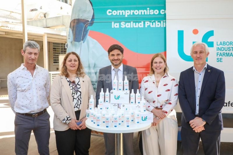 Objetivo Dengue: Pullaro recorrió el LIF, que quintuplicará la producción de repelente