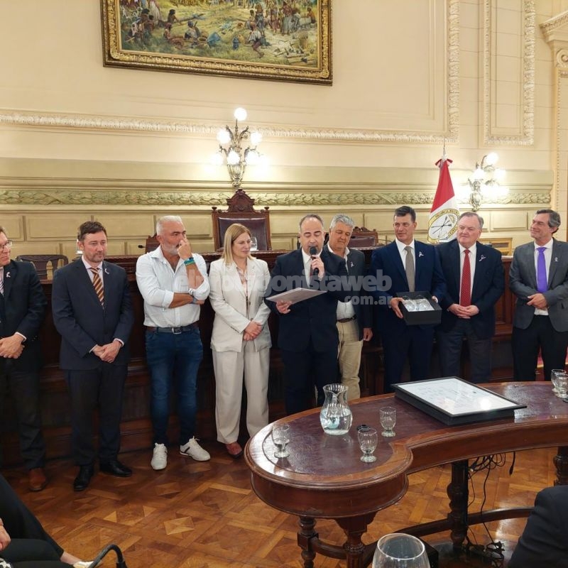 Distinción a la Radio LT23 San Genaro por sus 60 años de trayectoria