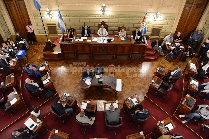 El Senado Santafesino propuso que los convencionales reformadores electos que ocupen cargos públicos no perciban remuneración adicional