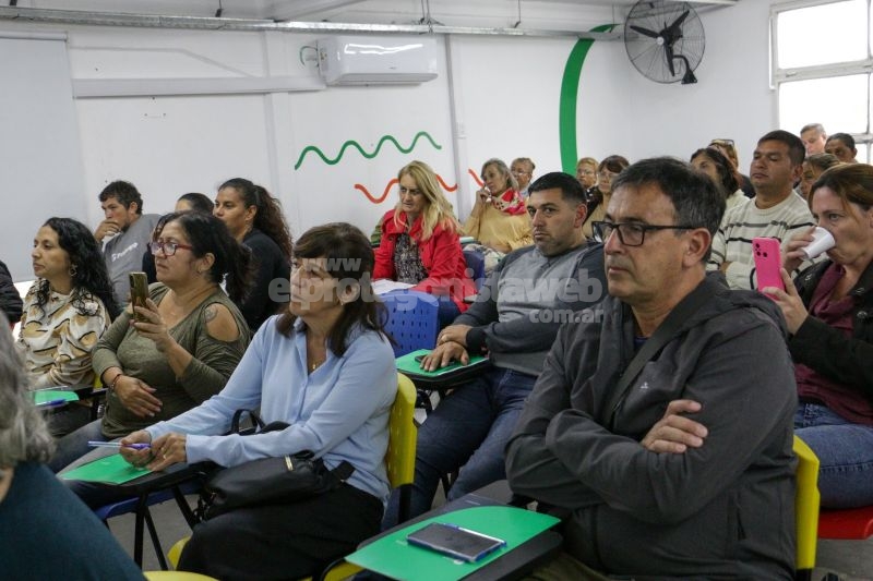 Con más de 100 inscriptos, comenzaron las capacitaciones del PRO.CA.VE para vecinalistas