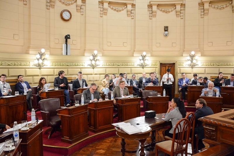 El Senado Santafesino, en un marco de dolor y congoja por la muerte del papa Francisco, sancionó sólo un Proyecto de Ley