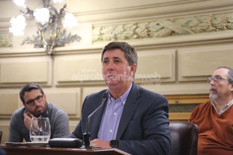 Pirola persiste en el intento de avanzar en la regulación de la actividad profesional de Agentes de Propaganda Médica