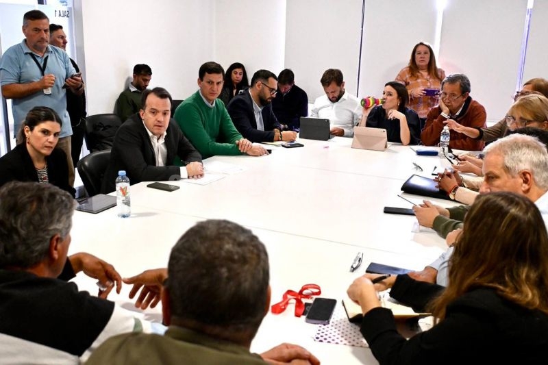 Diputados recibieron a trabajadores de Algodonera Avellaneda